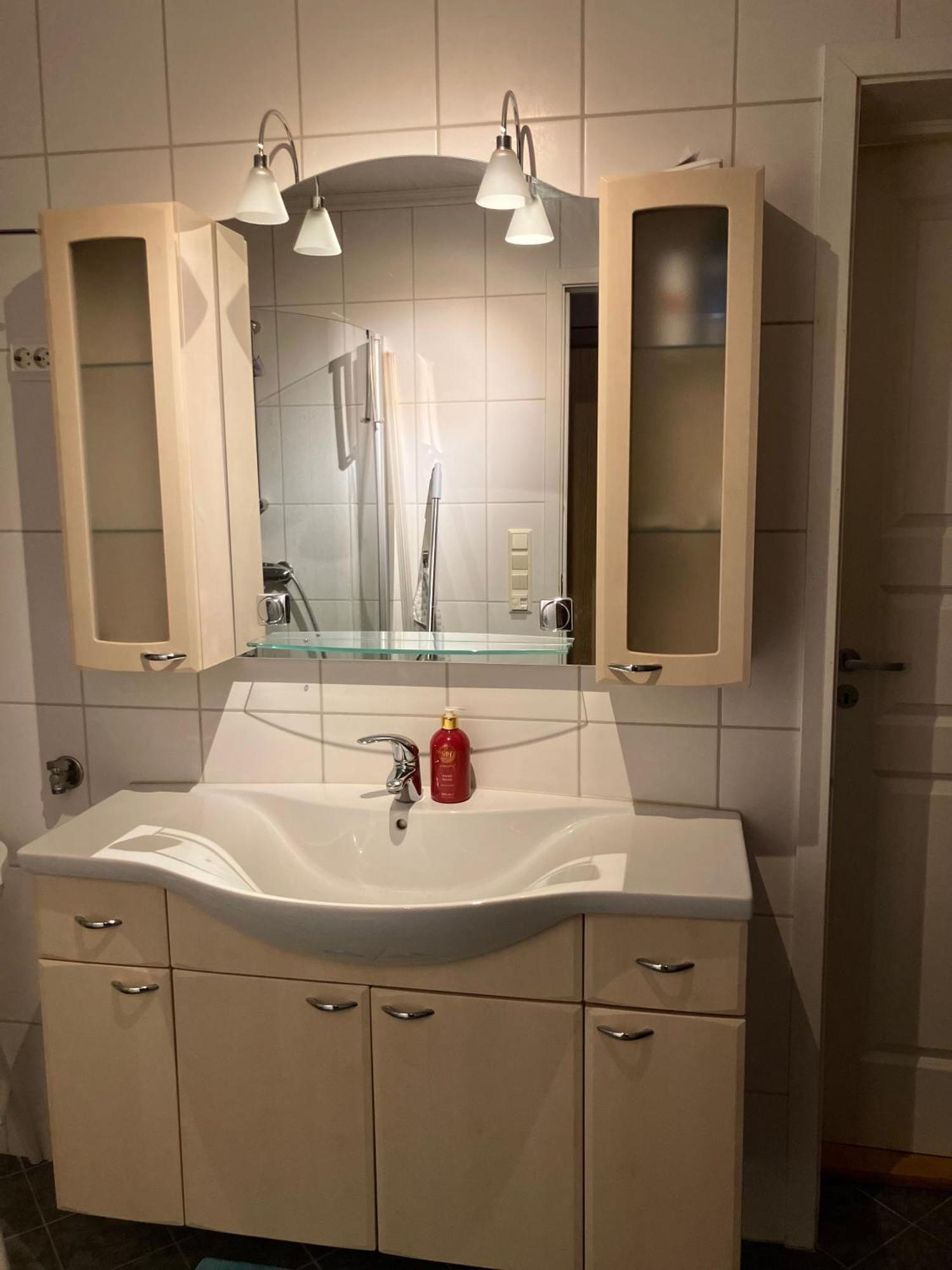 Apartment Lys, Koselig Og Sentrumsnaer I Stille Villastrok! *