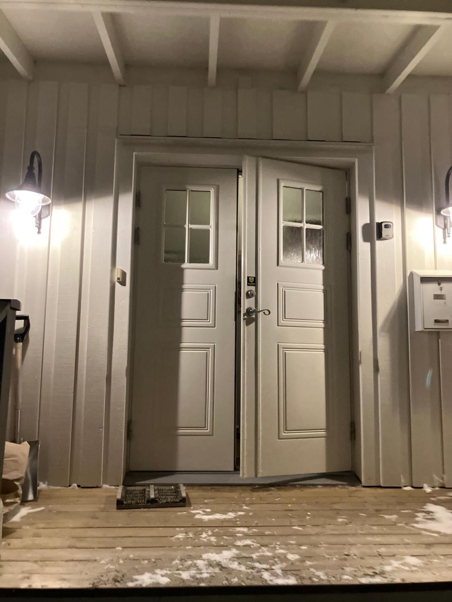 Lys, Koselig Og Sentrumsnaer I Stille Villastrok! Apartamento Tromsø