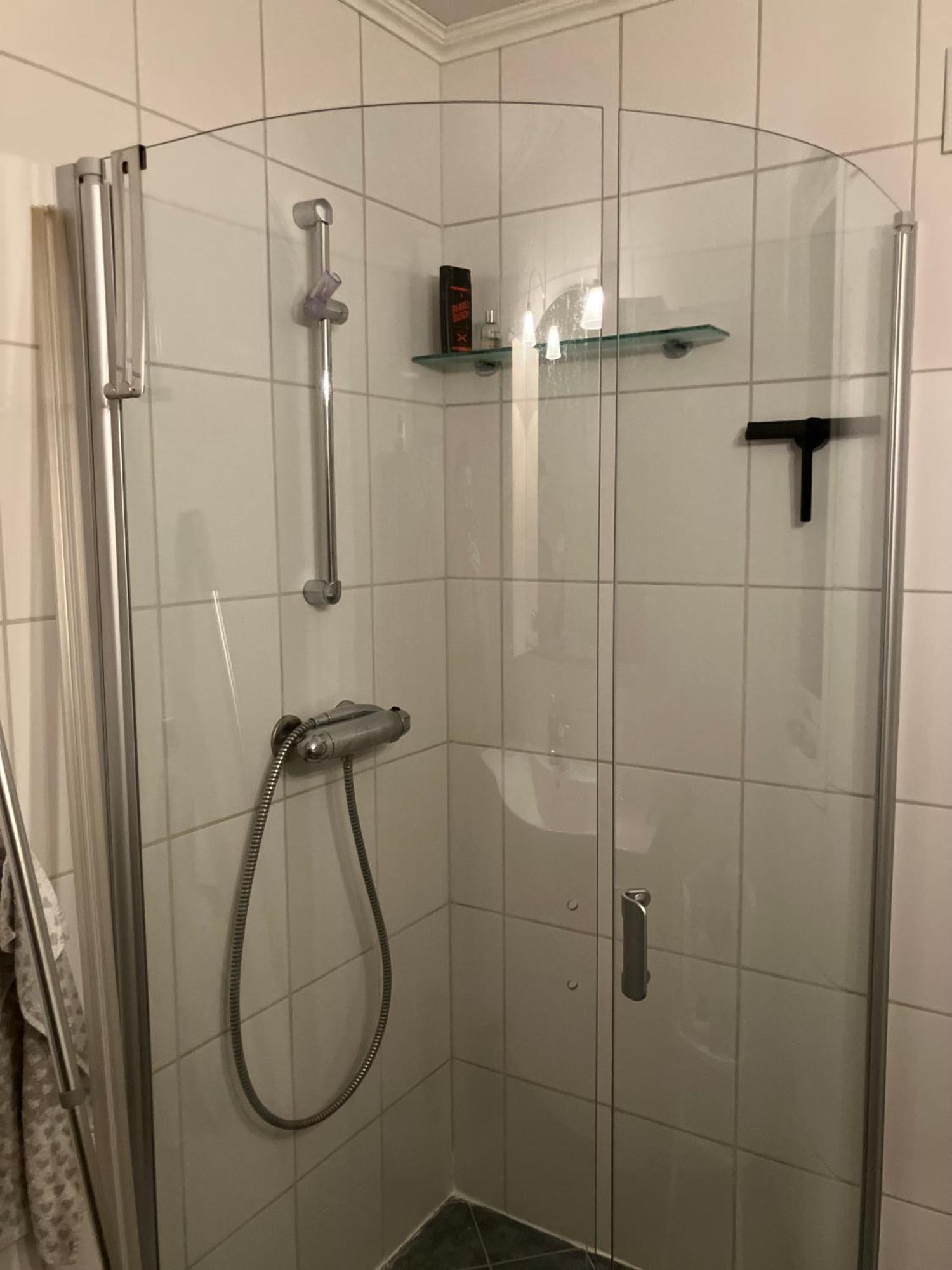 Lys, Koselig Og Sentrumsnaer I Stille Villastrok! * Tromsø