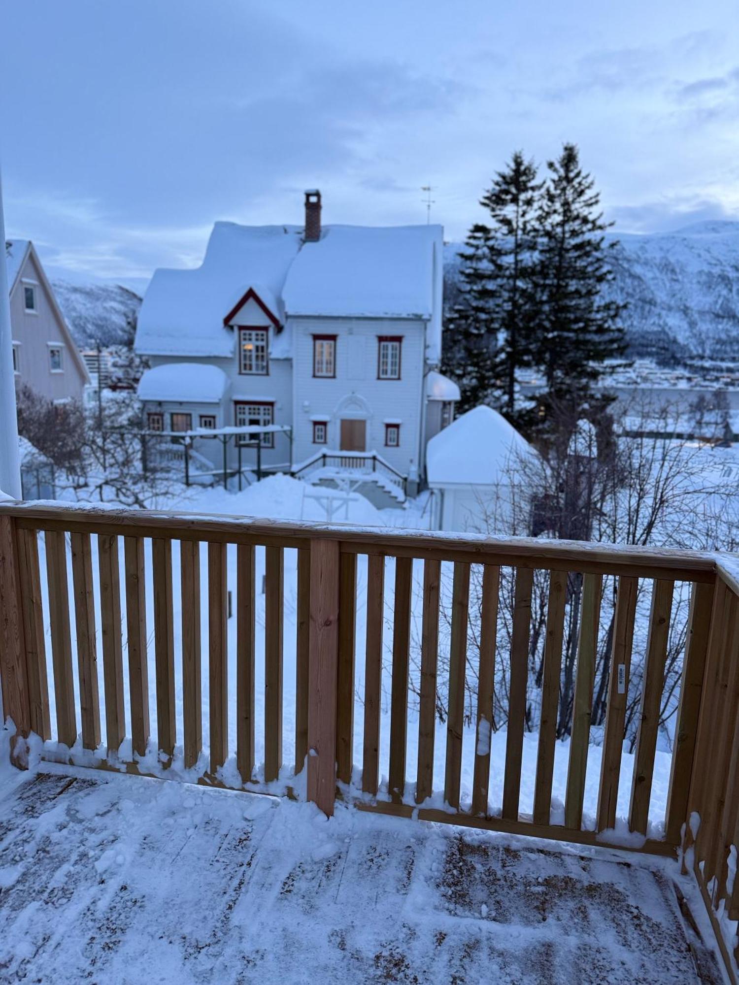 Apartment Lys, Koselig Og Sentrumsnaer I Stille Villastrok! Tromso